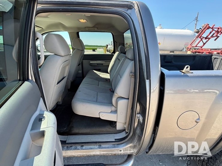 2013-chevrolet-silverado-2500-lt-image-66