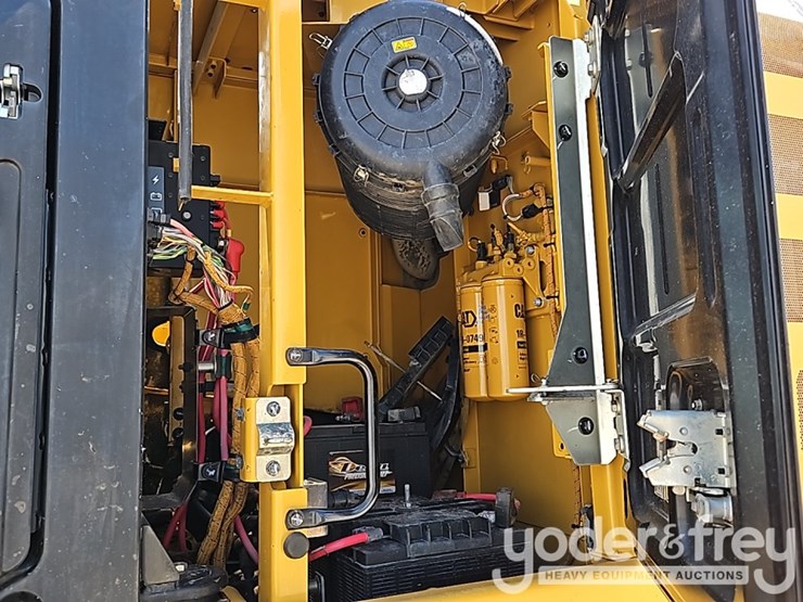 2017-caterpillar-336fl-image-32