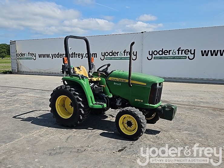 2014-john-deere-3032e-image-7
