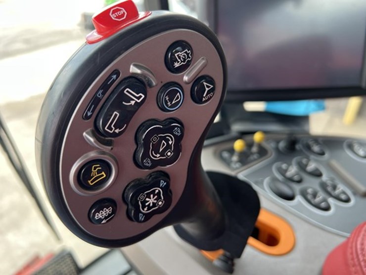 2023-case-ih-8250-image-44