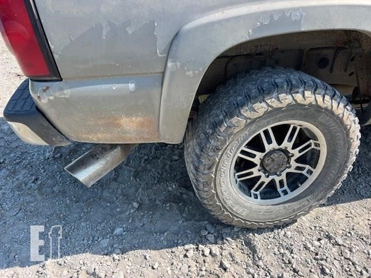 2006-chevrolet-silverado-2500hd-image-34