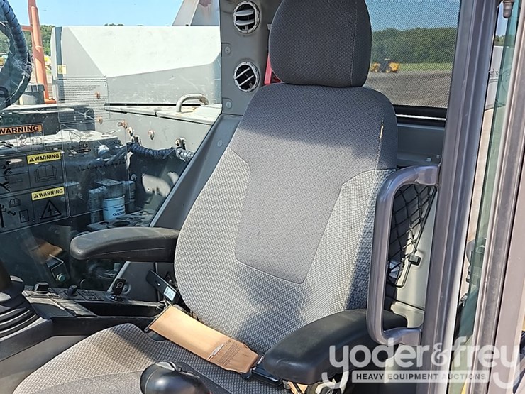 2019-volvo-ecr145el-image-37