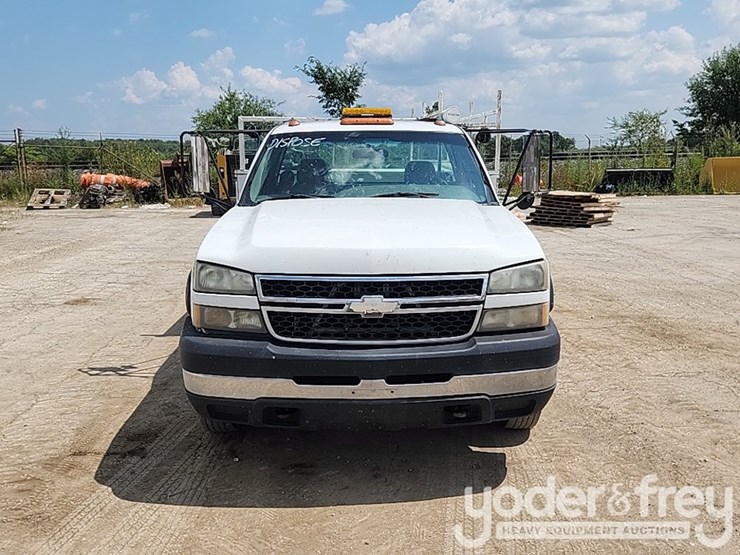 2007-chevrolet-3500-image-9