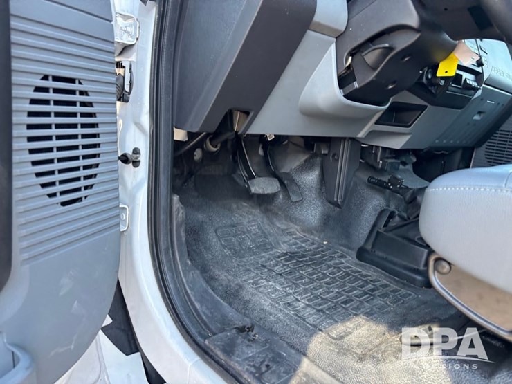 2023-ford-f650-image-89
