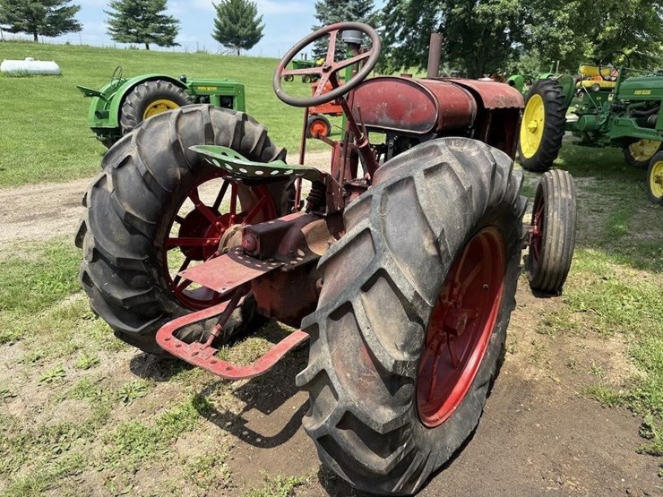 mccormick-deering-wd-40-tractor-image-4