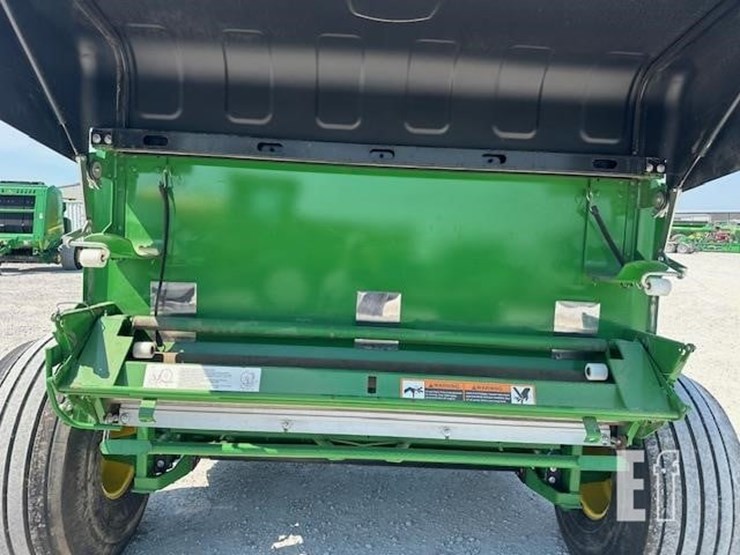 2019-john-deere-560m-image-18