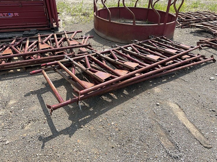 pallet-of-(3)-cattle-headlocks-image-1