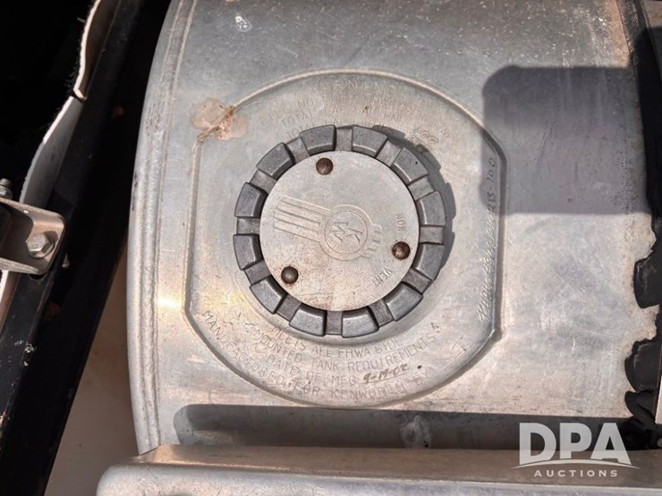 2003-kenworth-t800-image-26