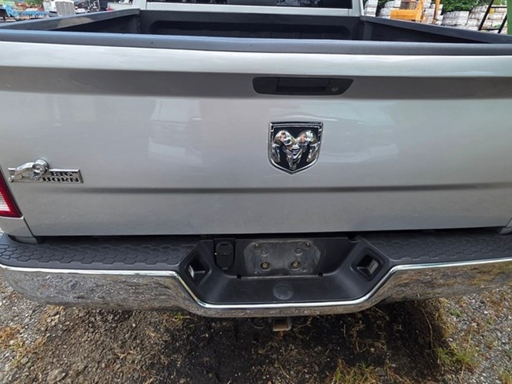 2011-dodge-2500-image-18