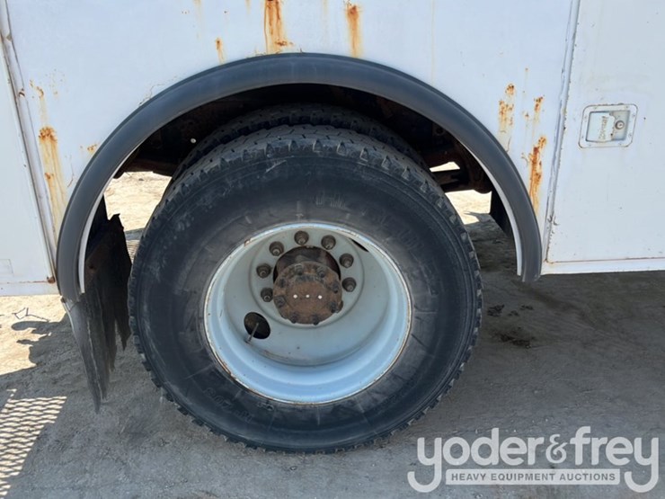 2003-international-durastar-4300-image-8