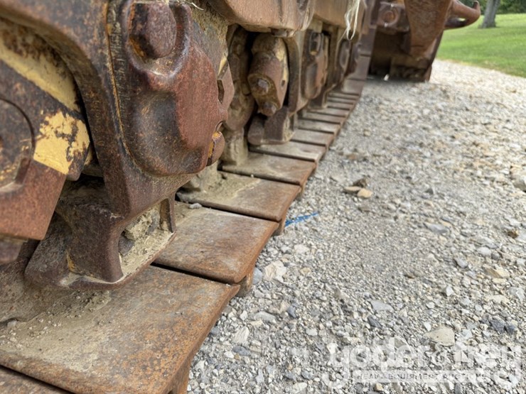2005-caterpillar-d8t-image-26