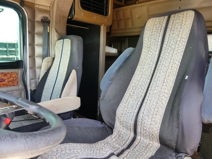 2002-peterbilt-379-image-13