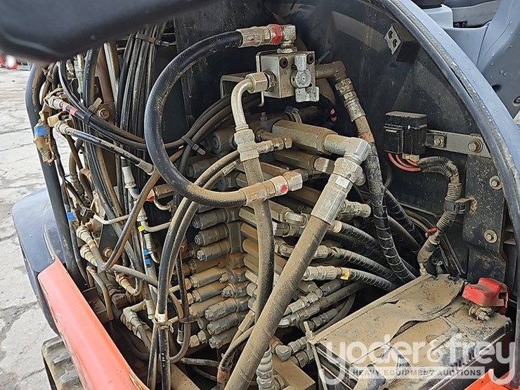 2019-kubota-kx040-4-image-33