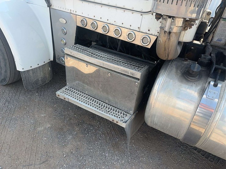 2006-peterbilt-378-image-23