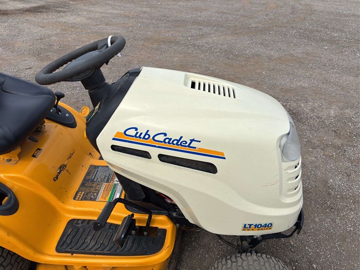 cub-cadet-lt1040-image-10