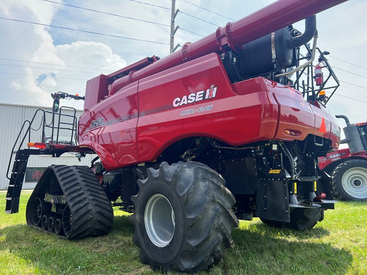 2023-case-ih-8250-image-9