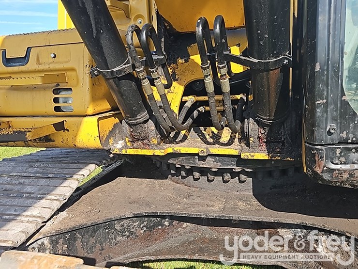 2015-caterpillar-329fl-image-18