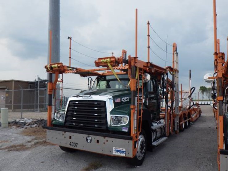 2020-freightliner-114sd-image-1