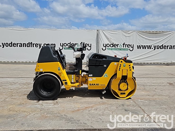 2024-kubota-d1703-image-5