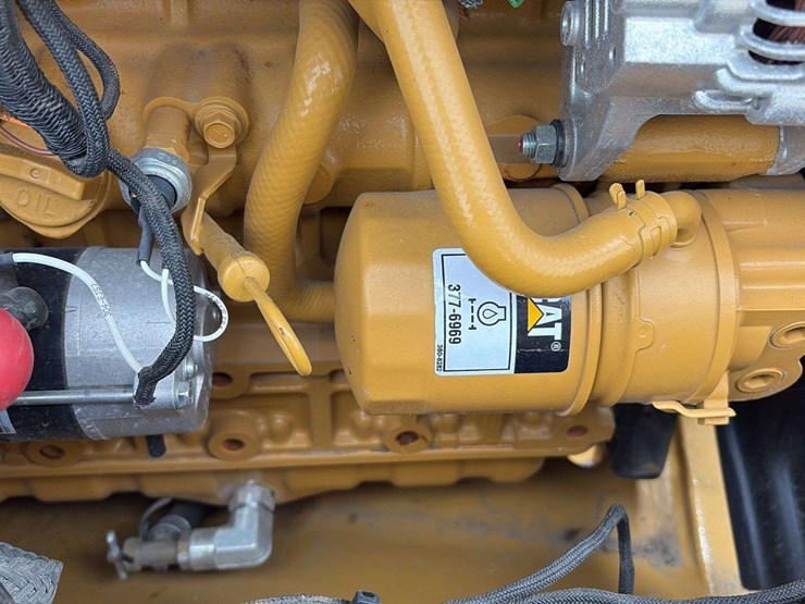 2022-caterpillar-906m-image-18