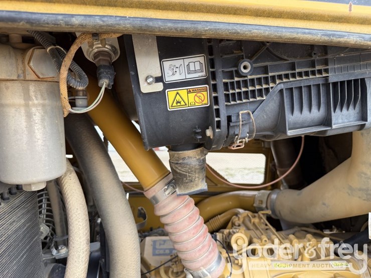 2015-caterpillar-d6n-xl-image-27