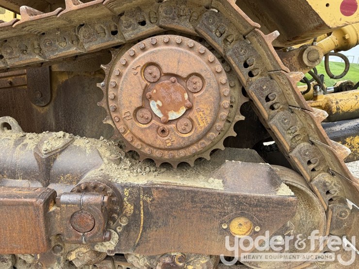 2005-caterpillar-d8t-image-25