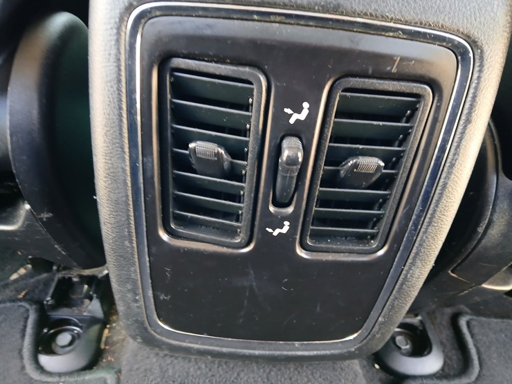 2011-jeep-grand-cherokee-image-44