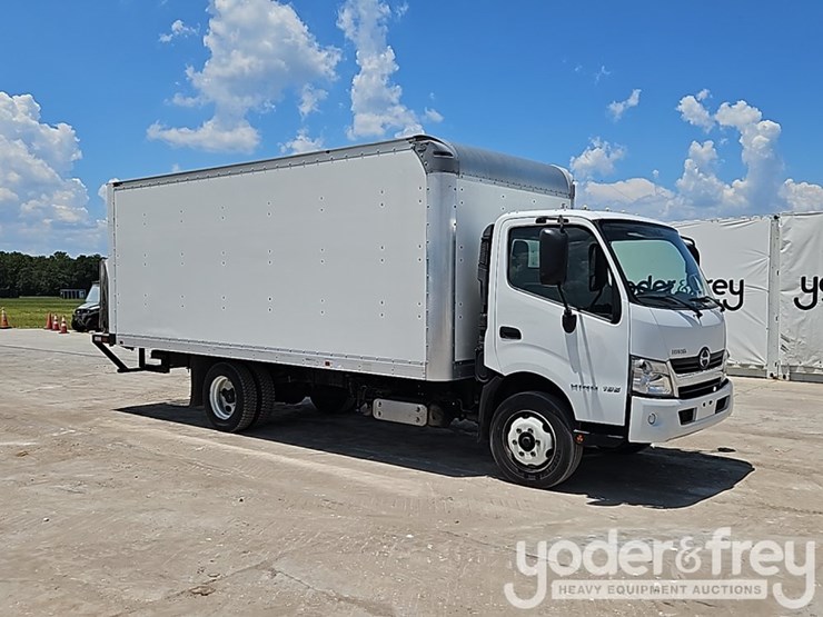 2019-hino-195-image-8
