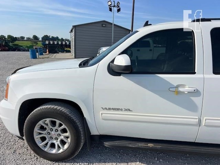 2011-gmc-yukon-xl-image-28