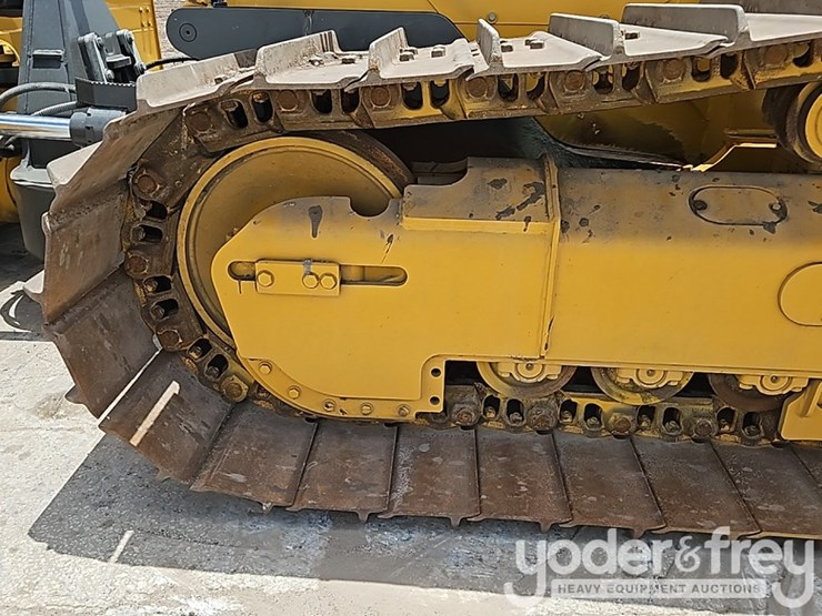 2022-deere-850l-lgp-image-23