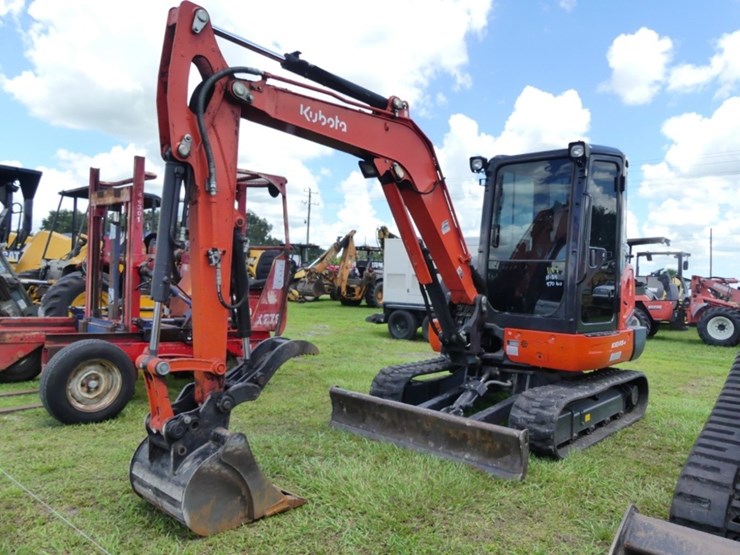 2022-kubota-kx040-4-image-1
