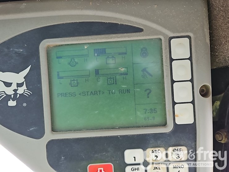 2009-bobcat-t300-image-28
