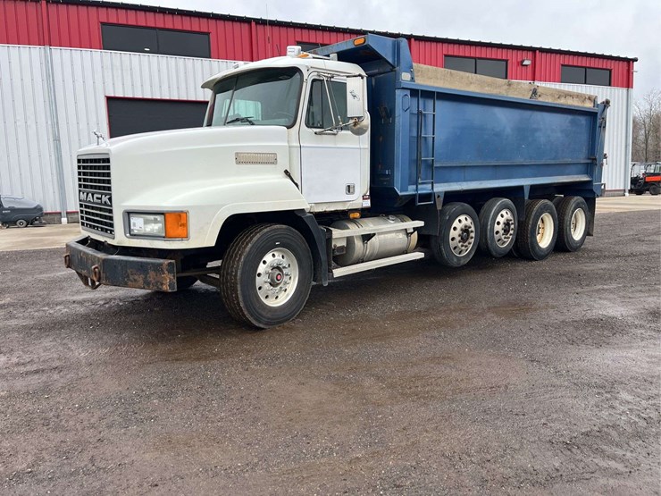 1999-mack-ch6-dump-truck-image-1