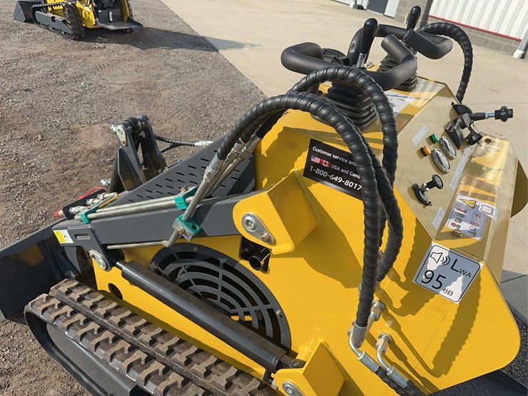 2025-land-hero-mini-stand-on-skid-loader-image-18