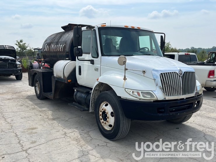 2006-international-durastar-4300-image-7