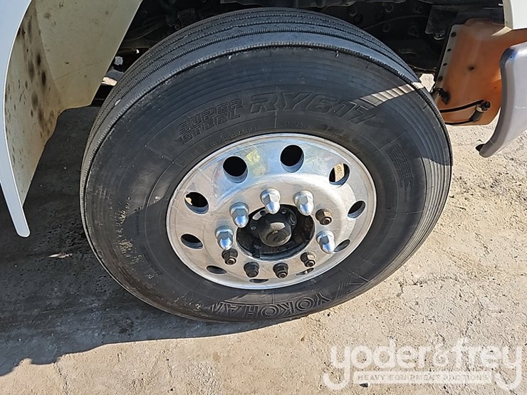 2016-international-durastar-4300-image-32