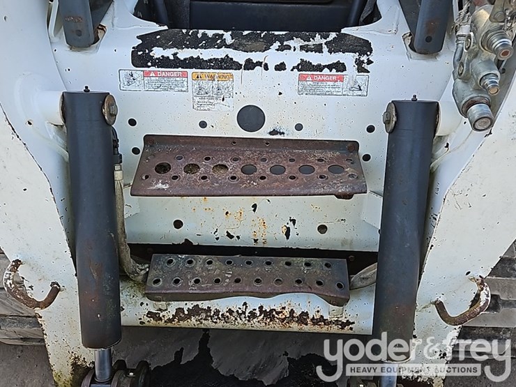 2007-bobcat-t300-image-23