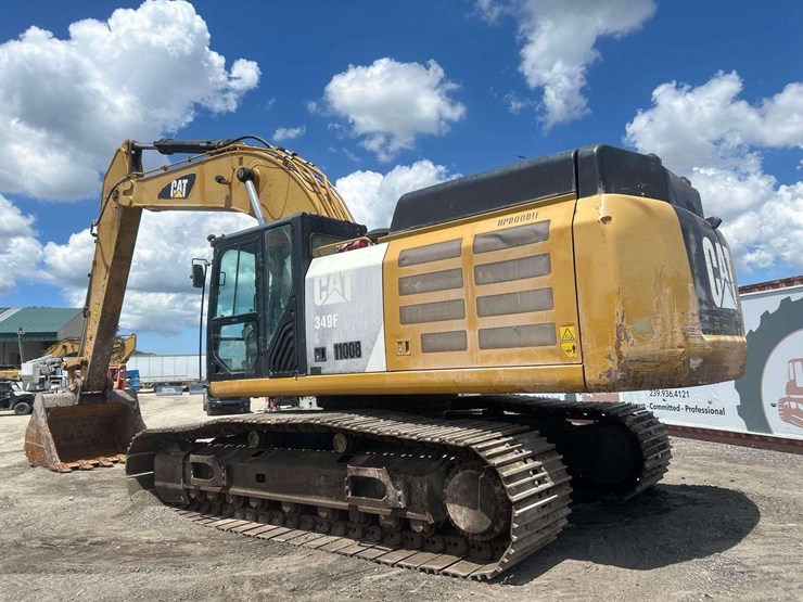 2016-caterpillar-349f-image-53