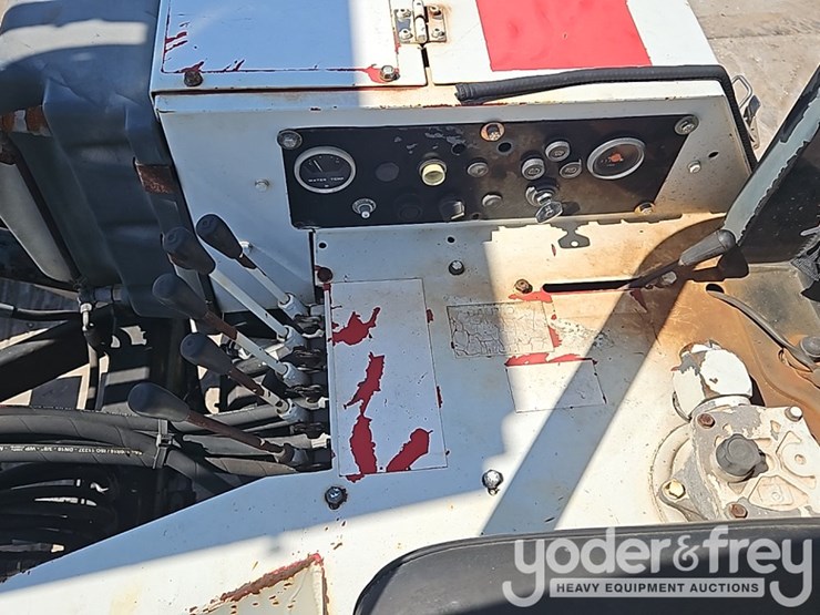 2004-moffett-m5500-image-30