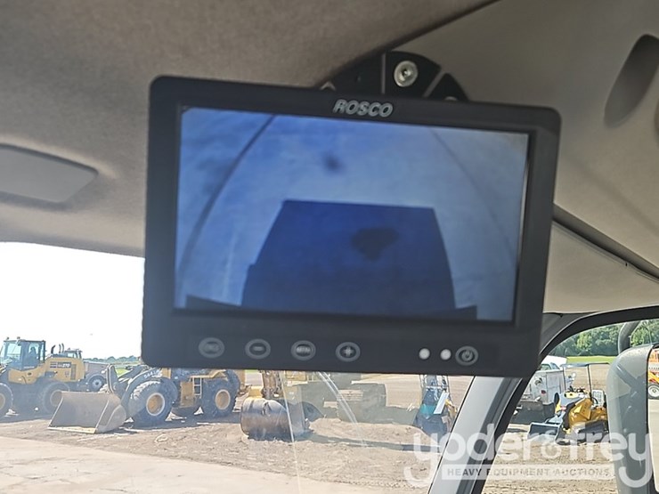 2019-hino-195-image-29
