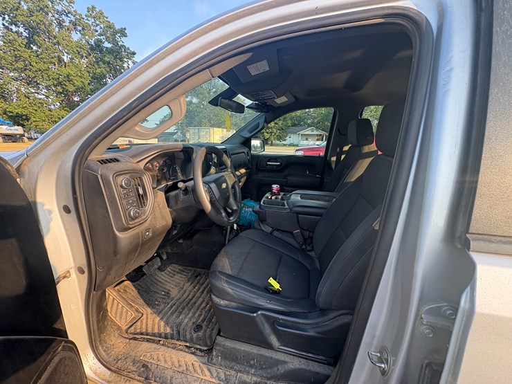 2020-chevrolet-silverado-1500-image-38