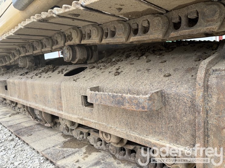2004-caterpillar-318c-image-23