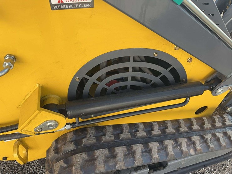 2025-land-hero-mini-stand-on-skid-loader-image-20