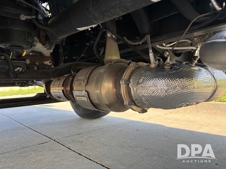 2023-ford-f650-image-35