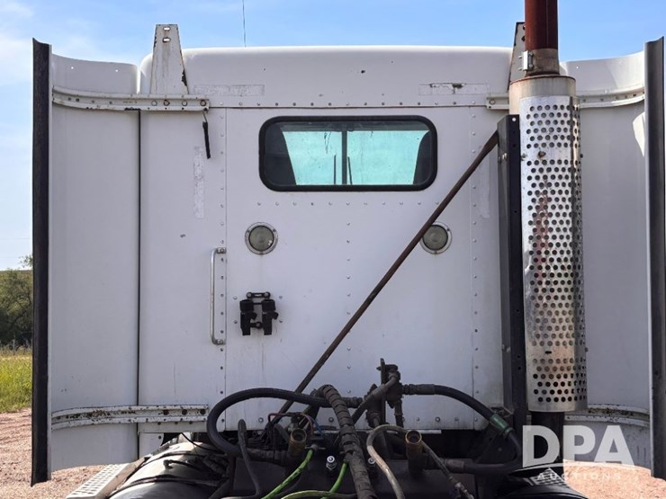 2003-kenworth-t800-image-39