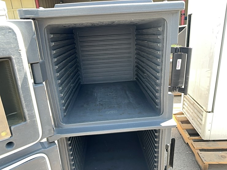 lot#----cambro-upc-1600-insulated-food-carrier-image-3