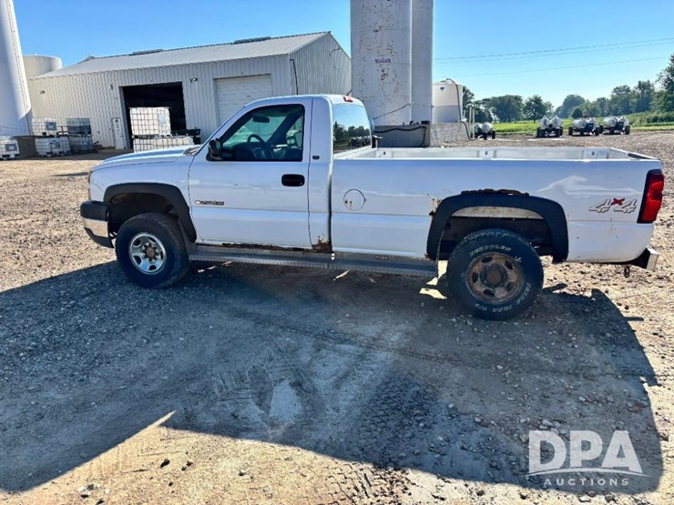 2005-chevrolet-2500hd-image-10