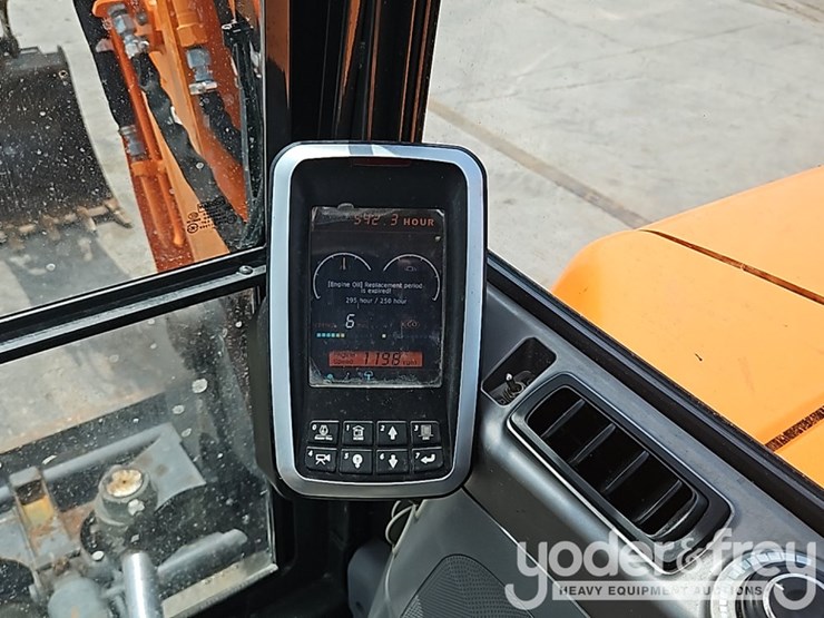 2022-doosan-dx85r-3-image-38