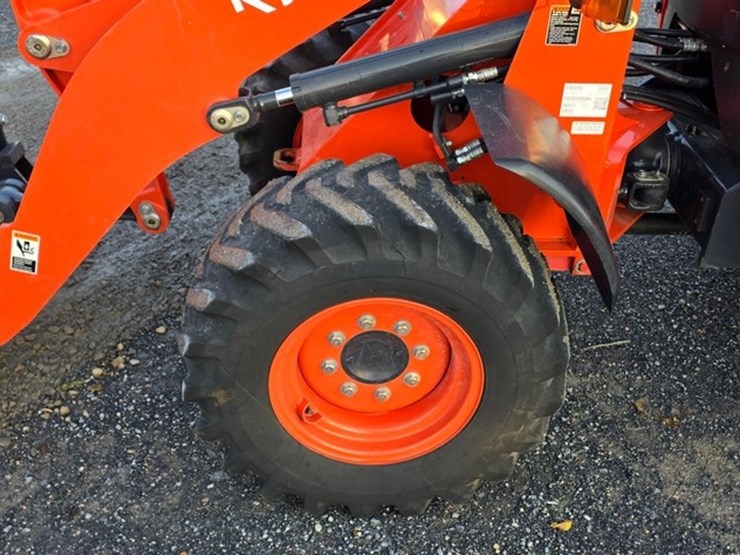 2023-kubota-r430-image-23