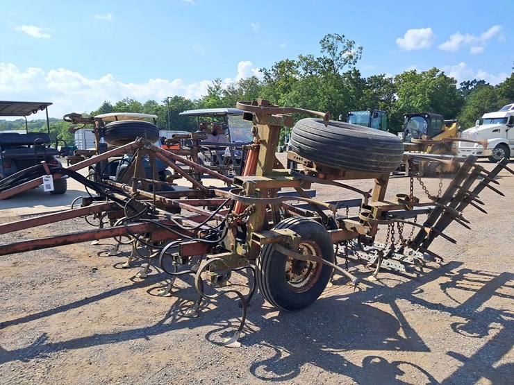 ber-vac-16'-folding-field-cultivator-image-4